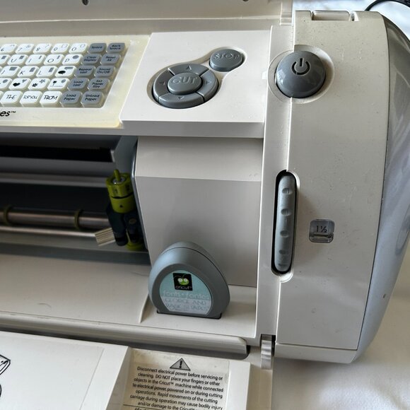 Cricut Cutter - Picture 4 of 9